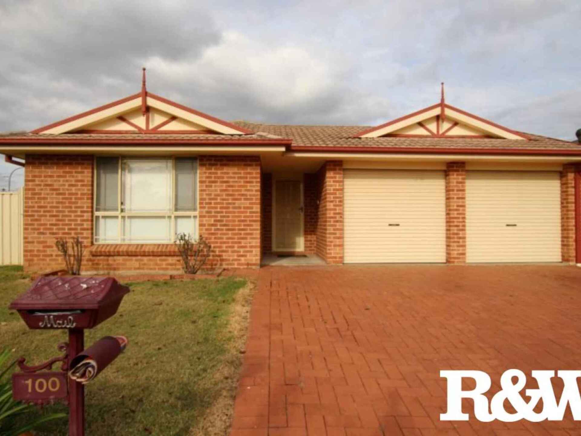 100 Hamrun Circuit Rooty Hill