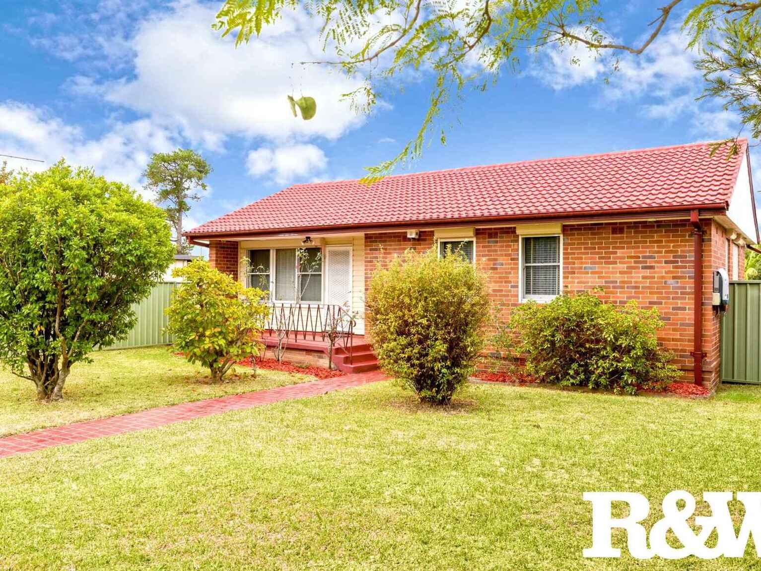 38 Bougainville Road Lethbridge Park 38 Bougainville Road Lethbridge Park