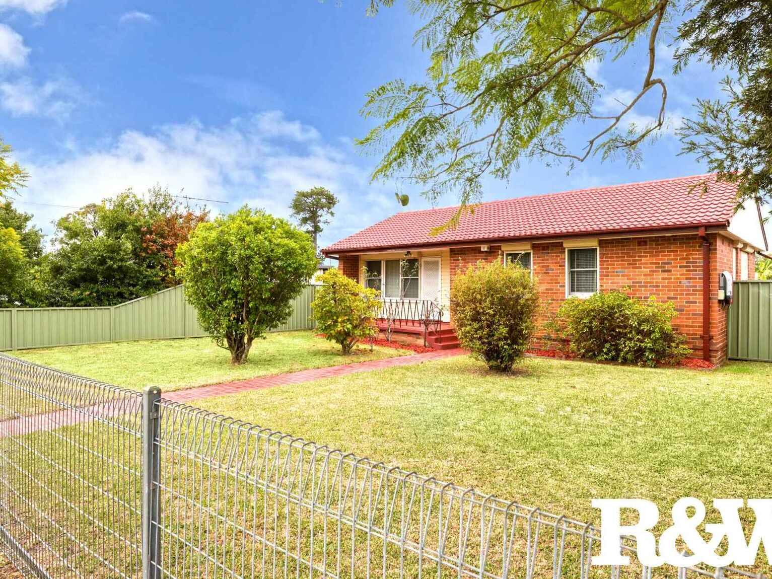 38 Bougainville Road Lethbridge Park 38 Bougainville Road Lethbridge Park