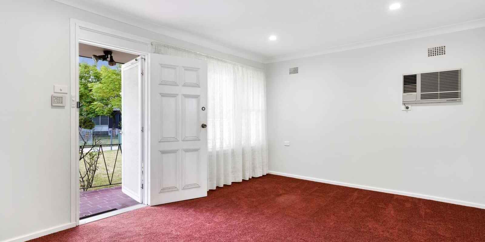 38 Bougainville Road Lethbridge Park 38 Bougainville Road Lethbridge Park