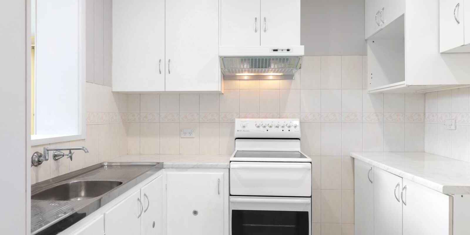 38 Bougainville Road Lethbridge Park 38 Bougainville Road Lethbridge Park