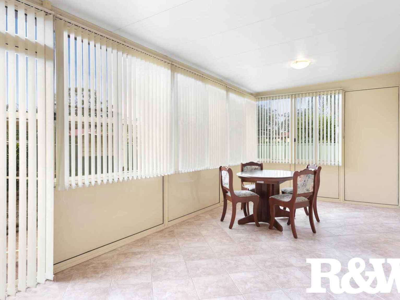 38 Bougainville Road Lethbridge Park 38 Bougainville Road Lethbridge Park