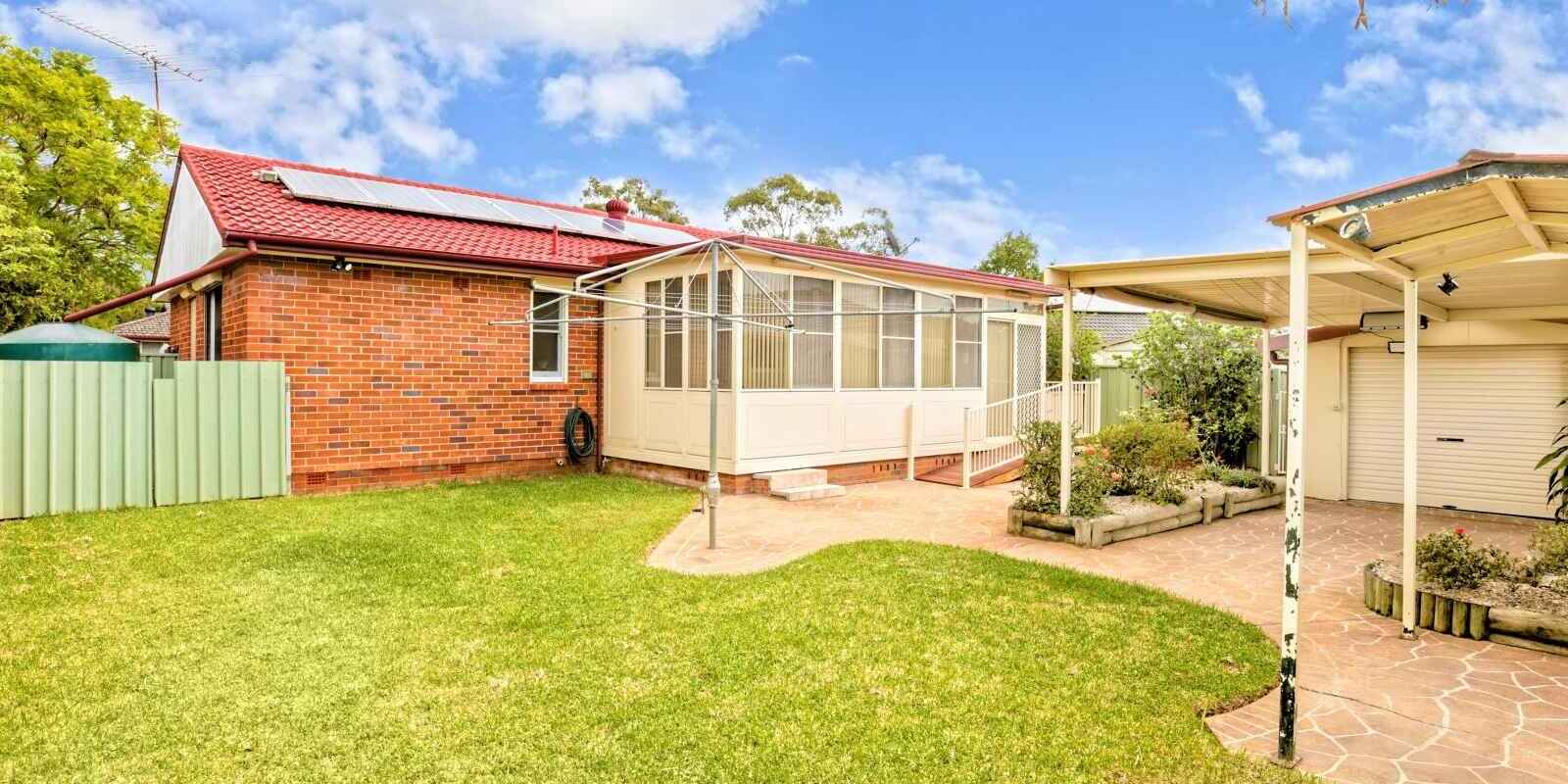 38 Bougainville Road Lethbridge Park 38 Bougainville Road Lethbridge Park