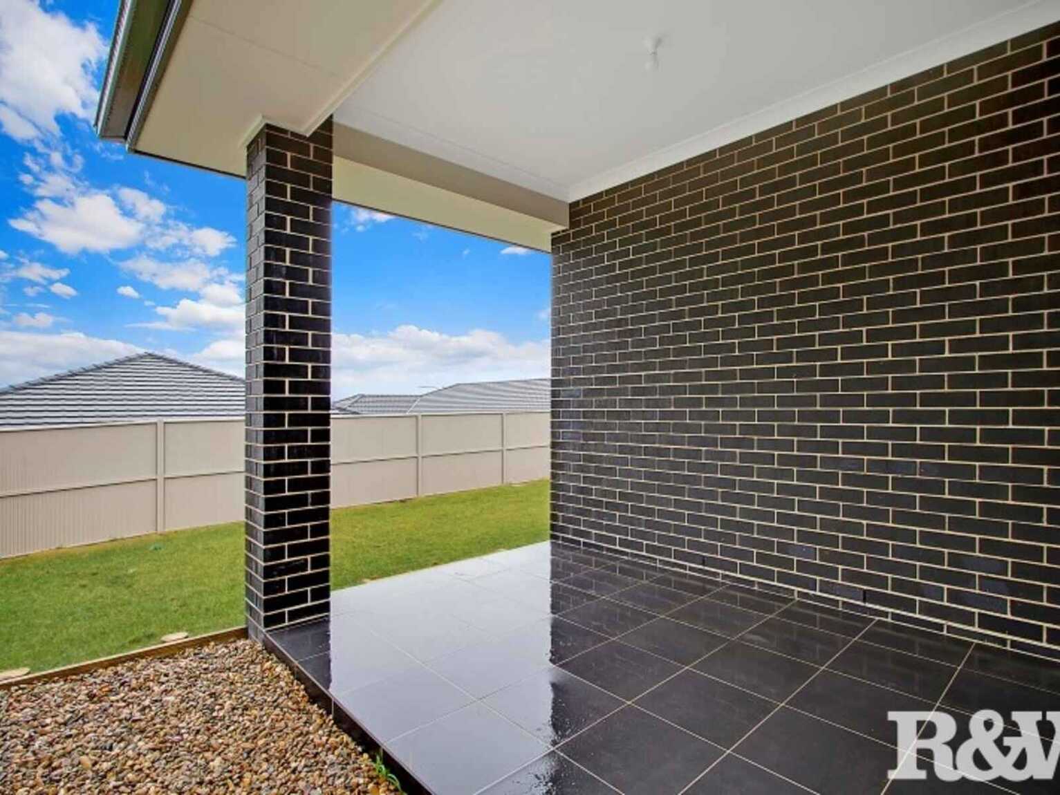 18 Dutton Street Spring Farm
