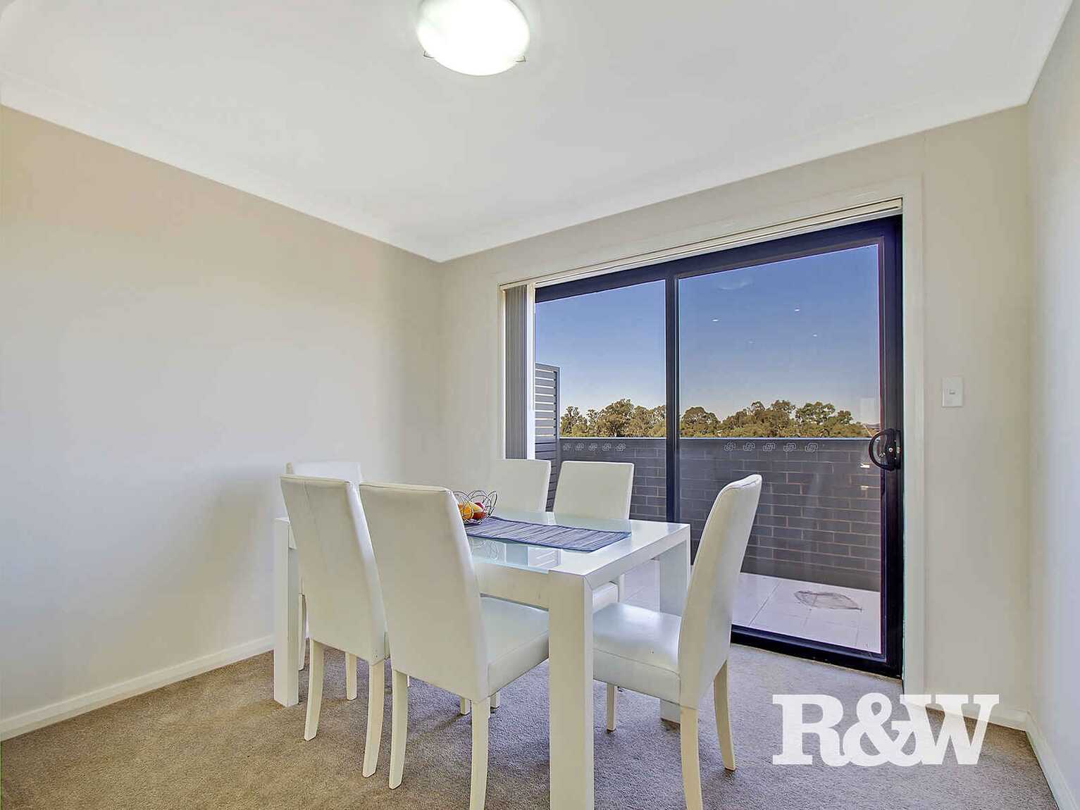15/1 Glenmore Ridge Drive Glenmore Park