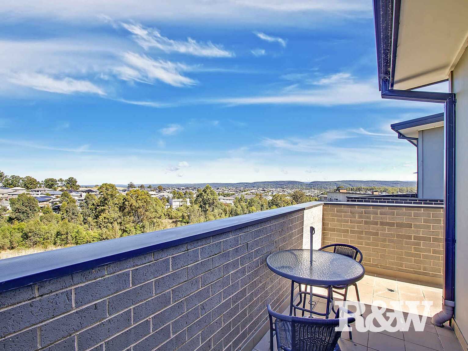15/1 Glenmore Ridge Drive Glenmore Park