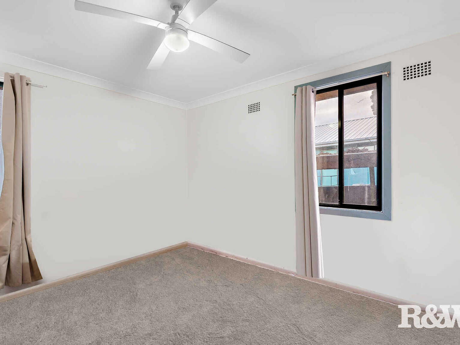 15 Rotorua Street Lethbridge Park 15 Rotorua Street Lethbridge Park