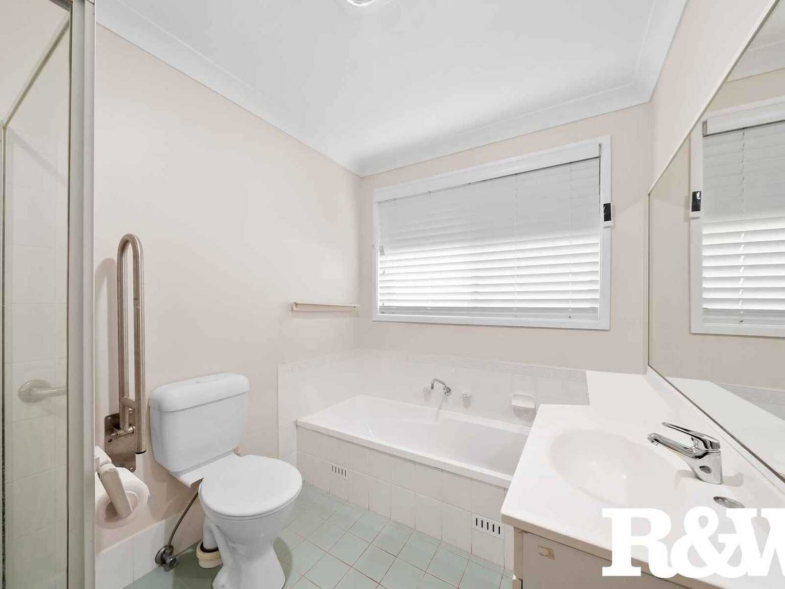 4 Tallinn Grove Rooty Hill