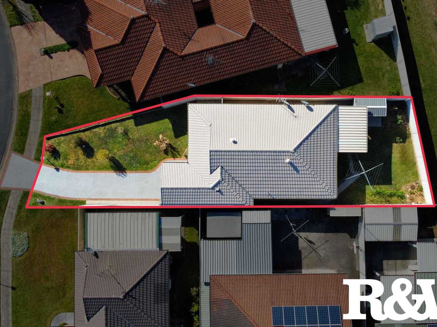 4 Tallinn Grove Rooty Hill