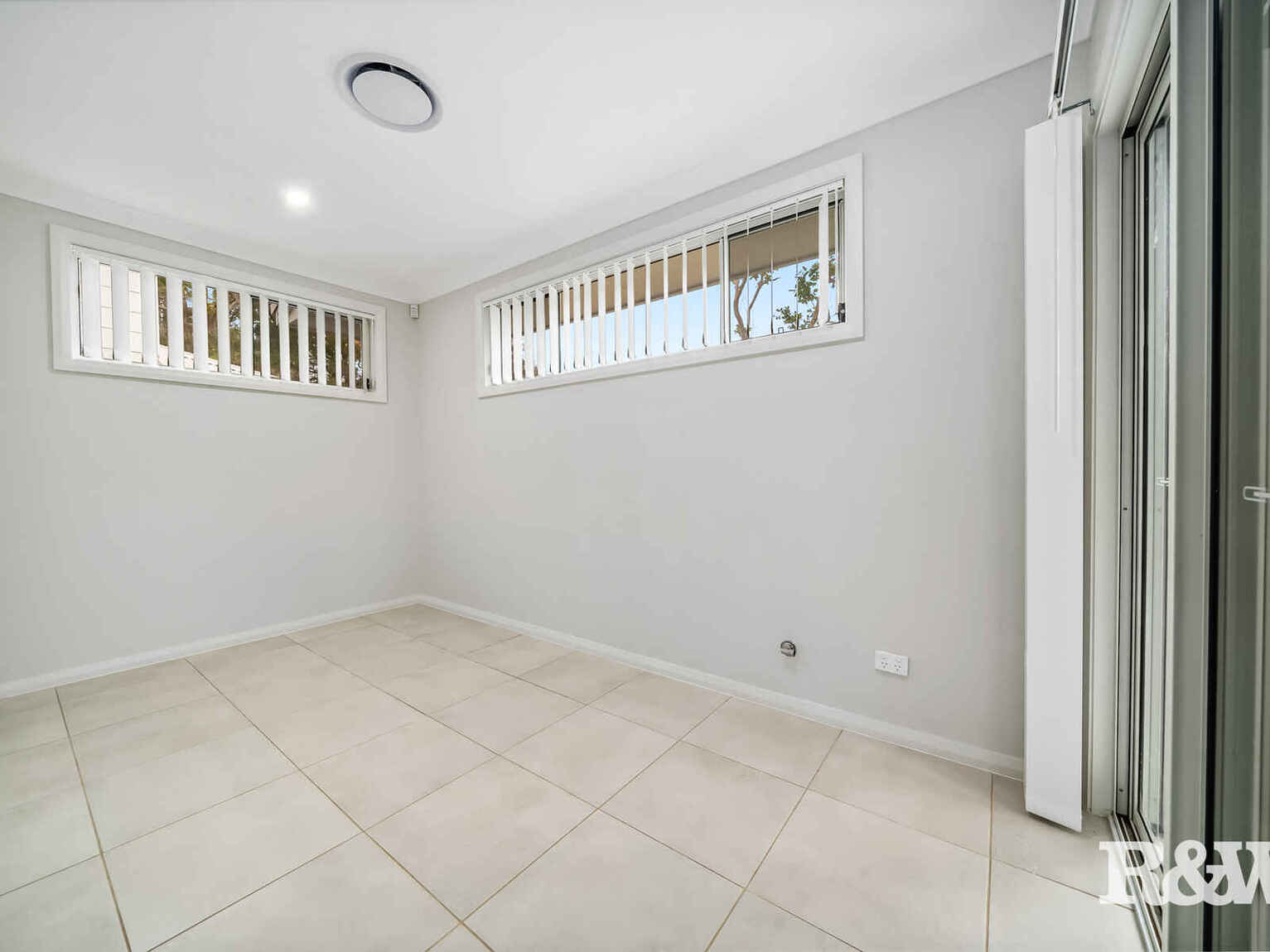 3/26 Canberra Street Oxley Park