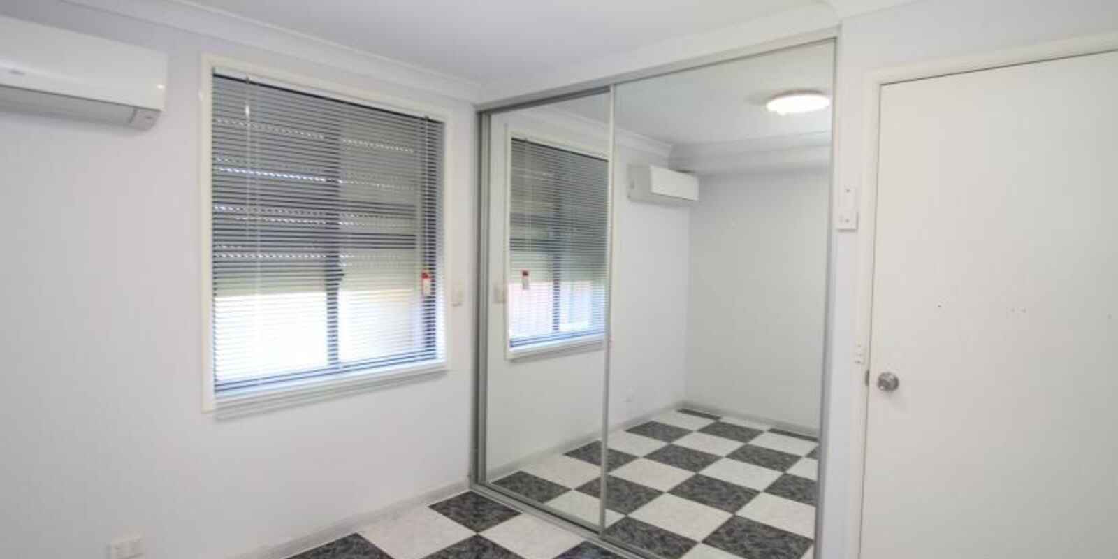 2 Thalia Street Hassall Grove
