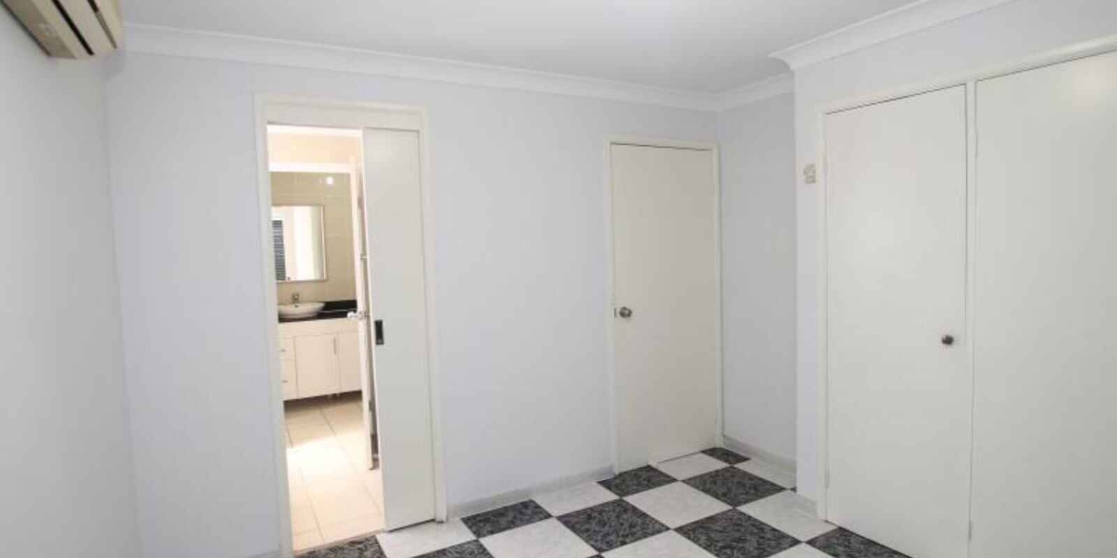 2 Thalia Street Hassall Grove