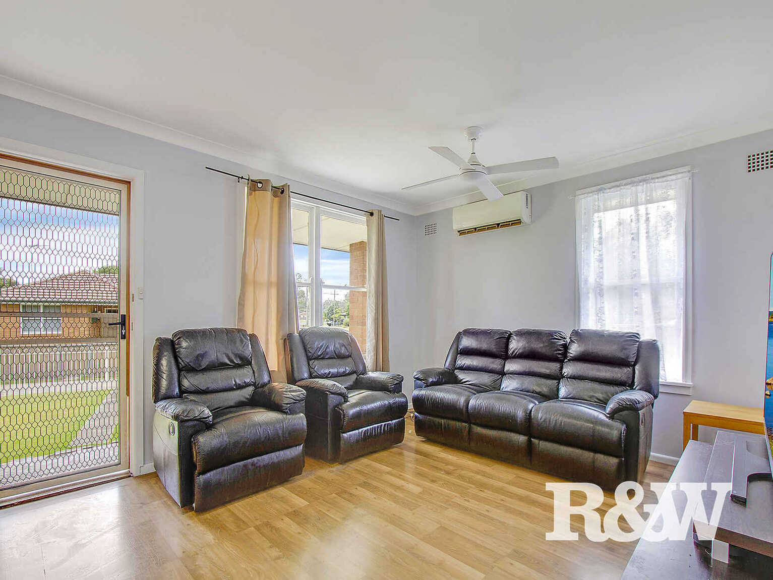 34 Gasmata Crescent Whalan 34 Gasmata Crescent Whalan