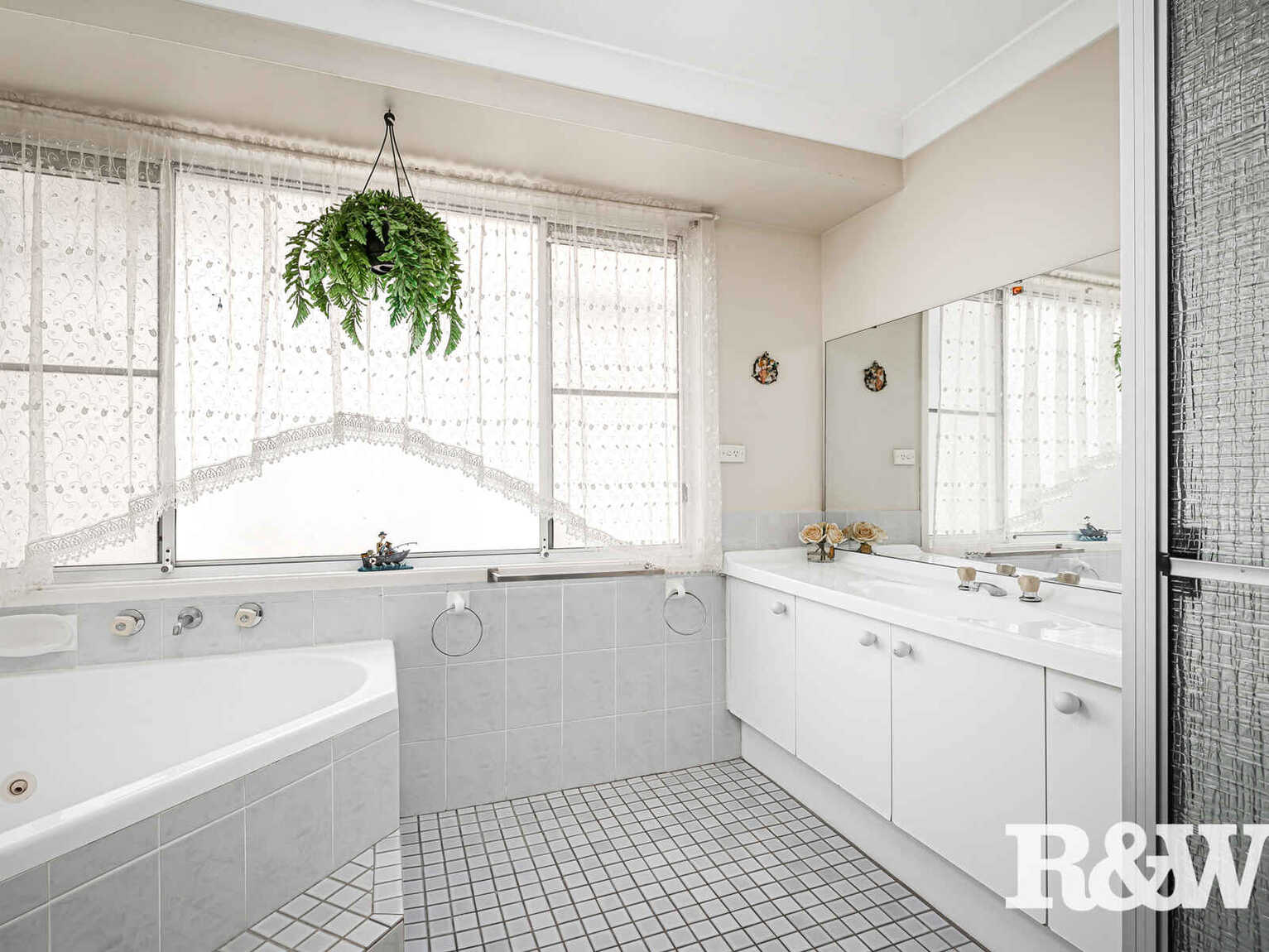 10 Fairburn Crescent Minchinbury