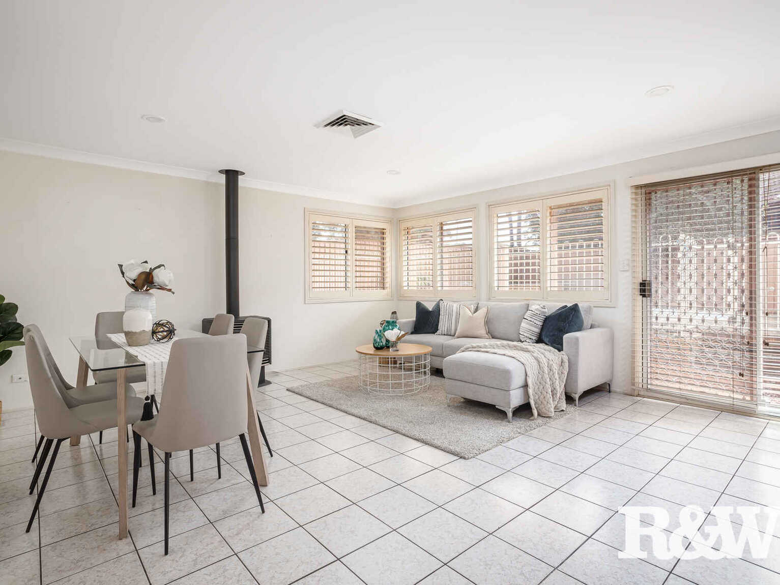 9 Pam Green Place Doonside 9 Pam Green Place Doonside