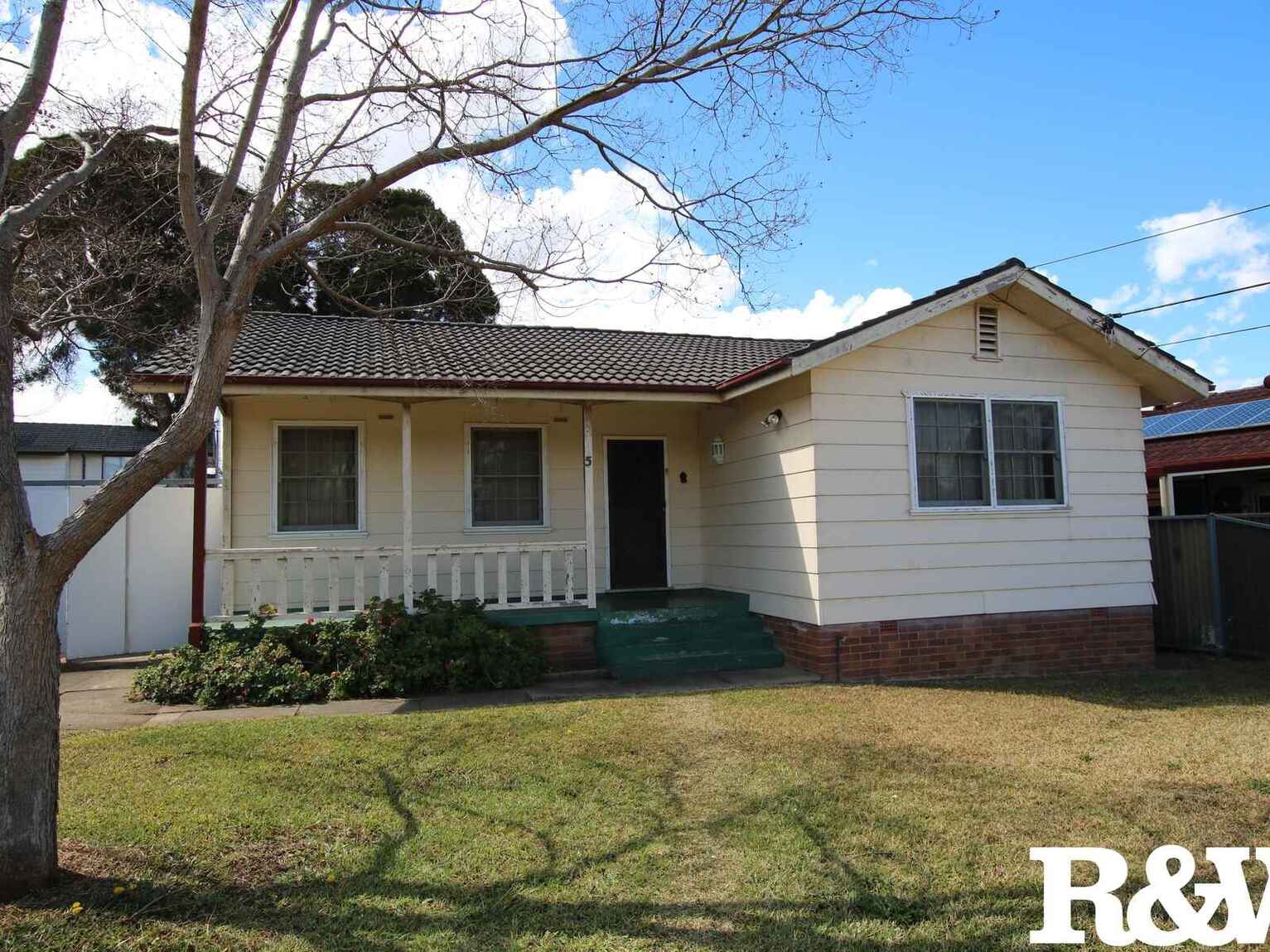 5 Leyte Avenue Lethbridge Park