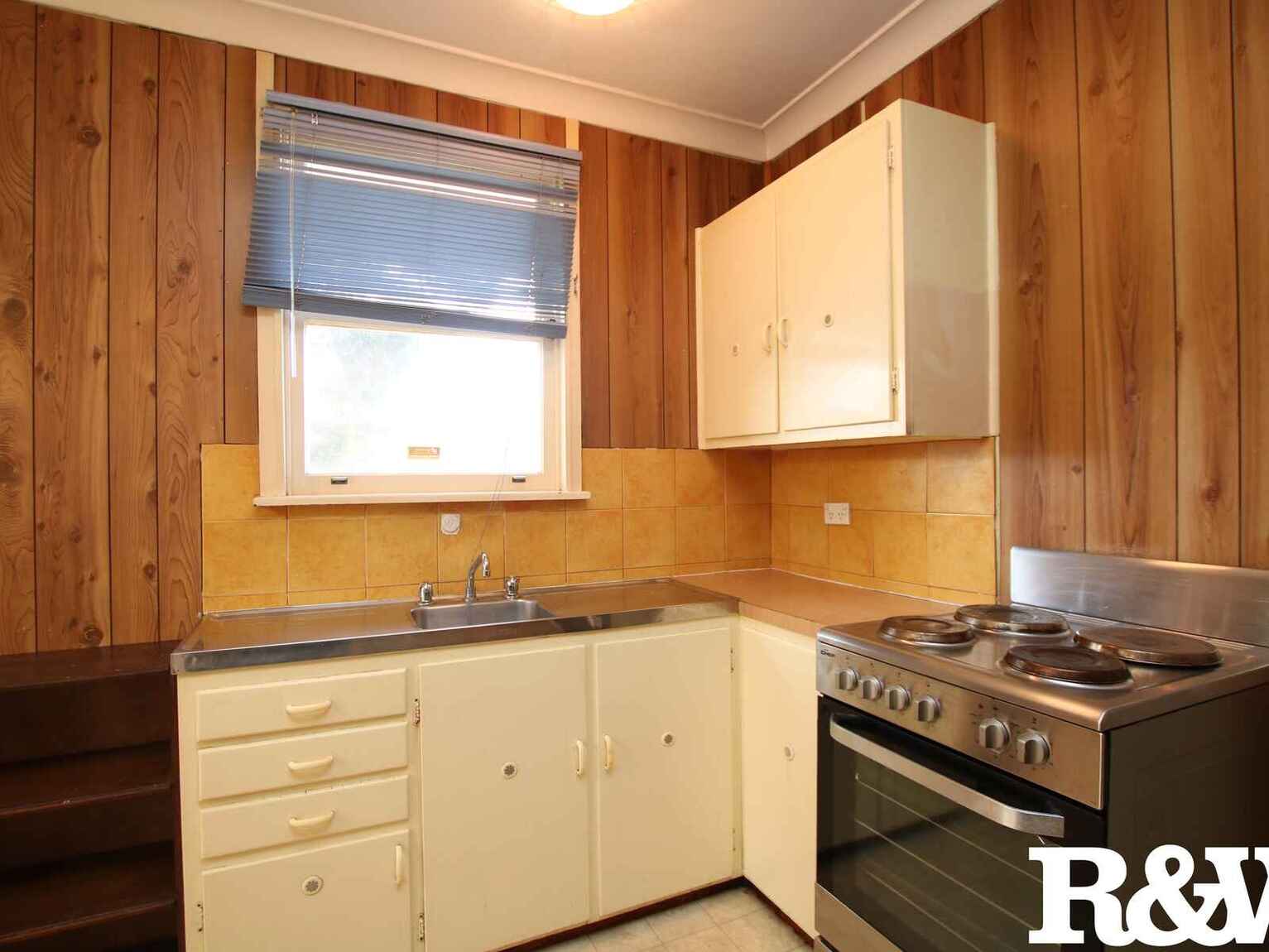 5 Leyte Avenue Lethbridge Park