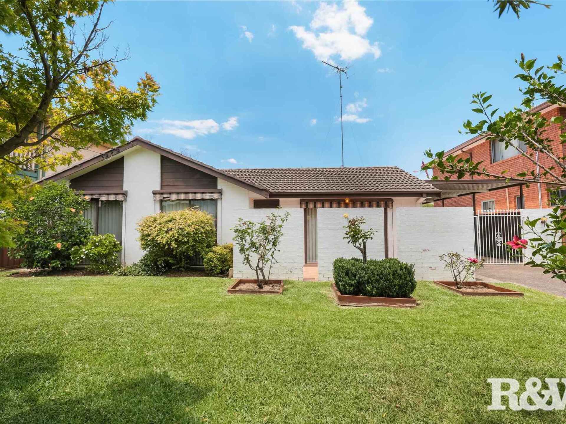 17 Piper Close Kingswood