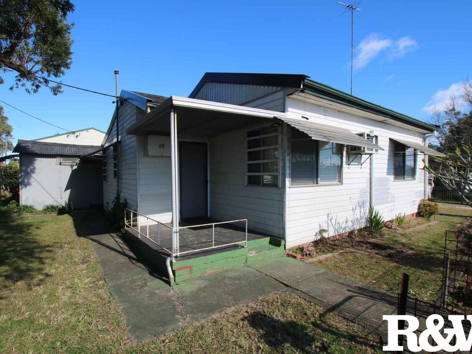 19 Araluen Avenue St Marys