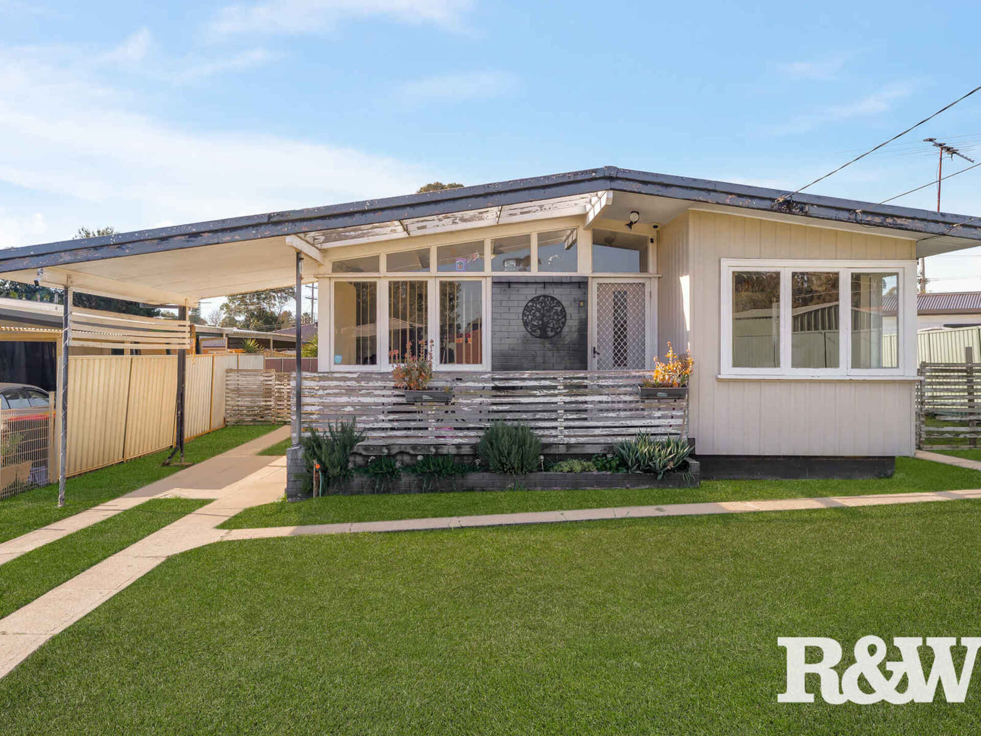 8 Hales Place Blackett