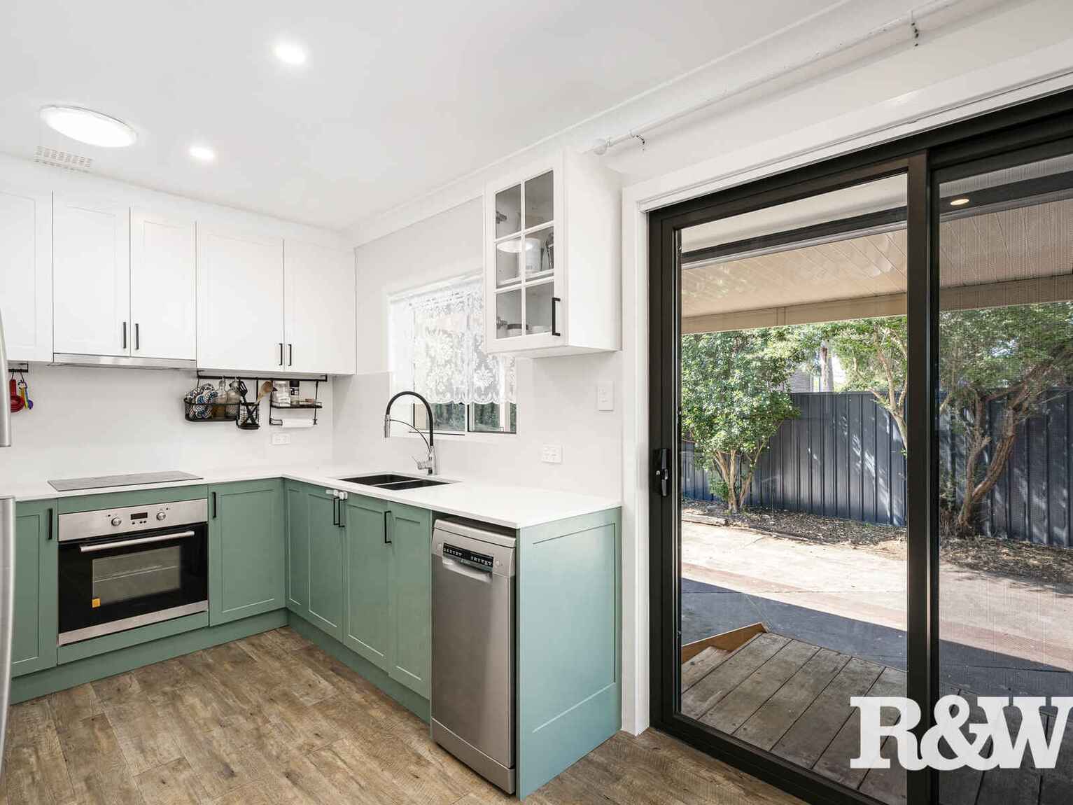 7 Kiwi Place Lethbridge Park 7 Kiwi Place Lethbridge Park