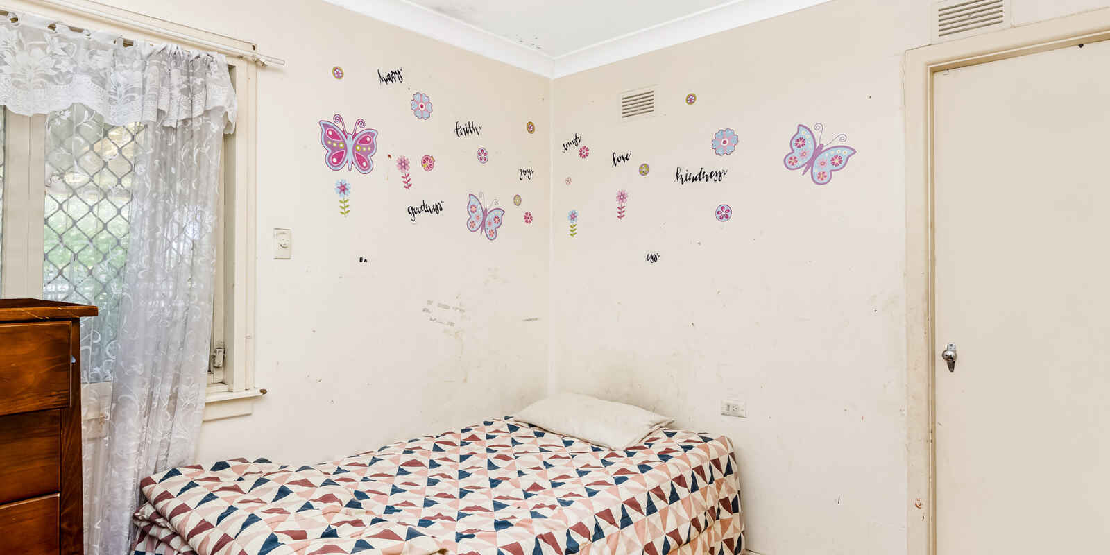 28 Leyte Avenue Lethbridge Park