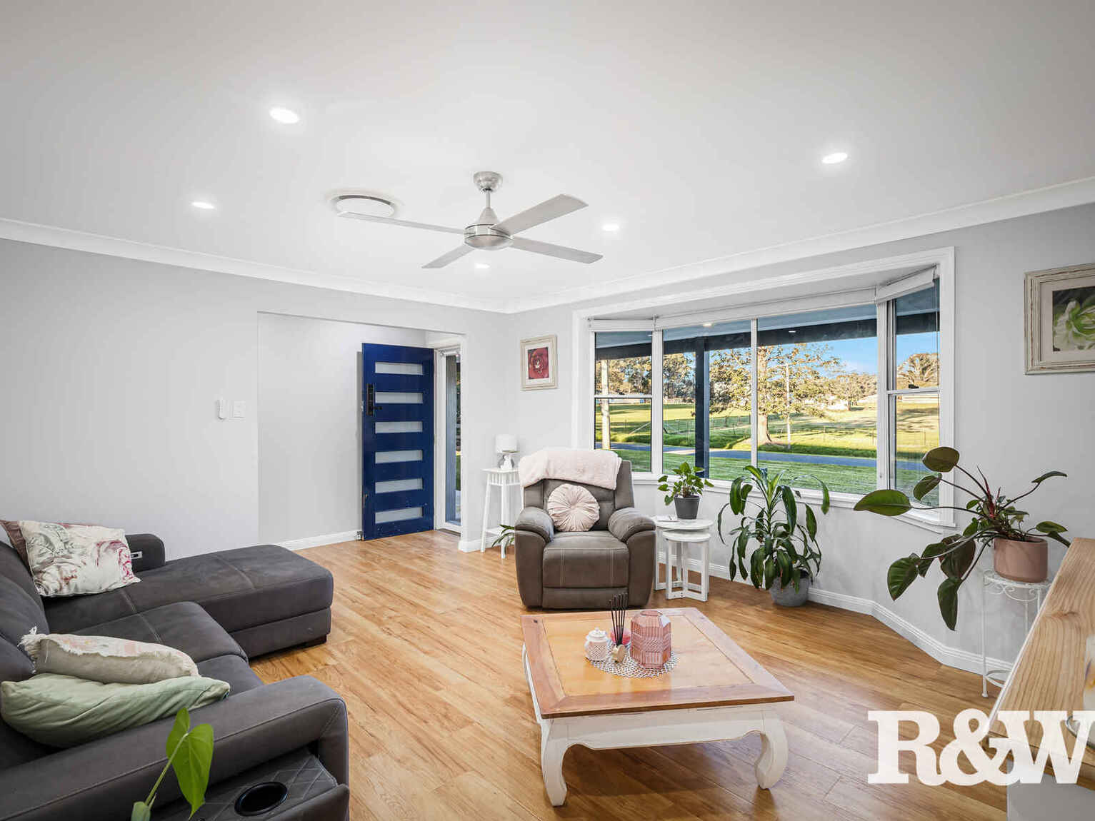 17 Clare Crescent Oakville 17 Clare Crescent Oakville