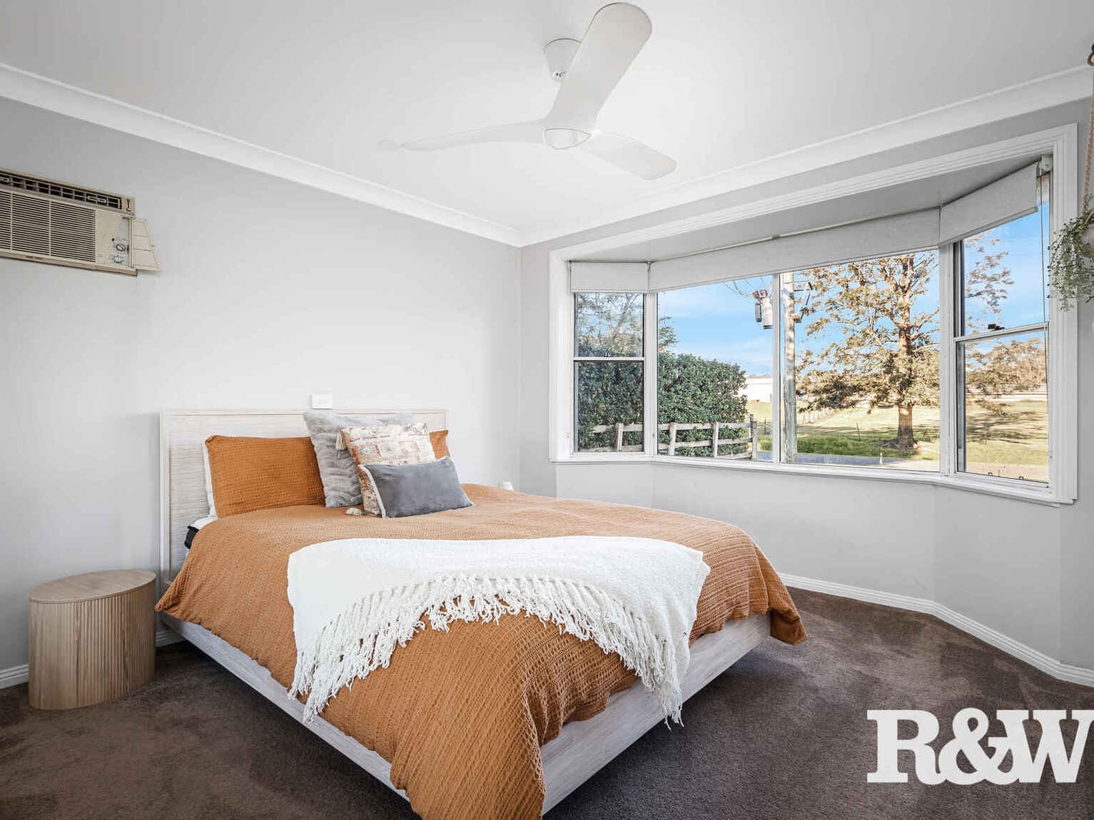 17 Clare Crescent Oakville 17 Clare Crescent Oakville