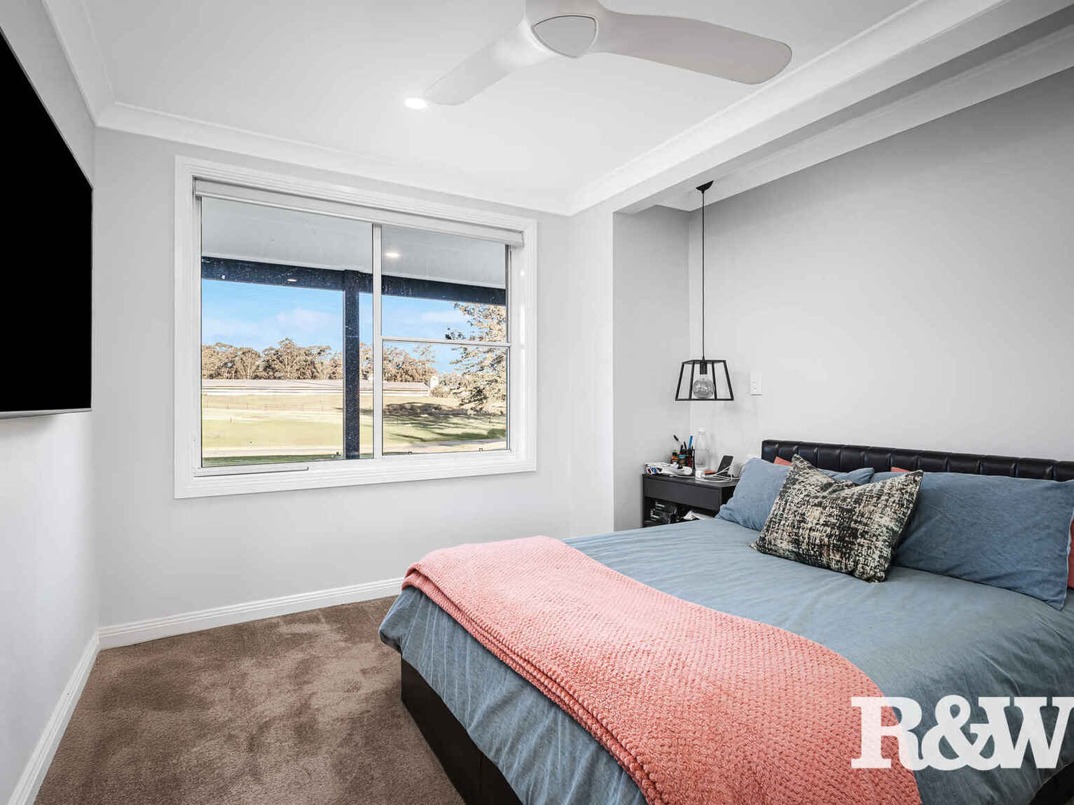 17 Clare Crescent Oakville 17 Clare Crescent Oakville