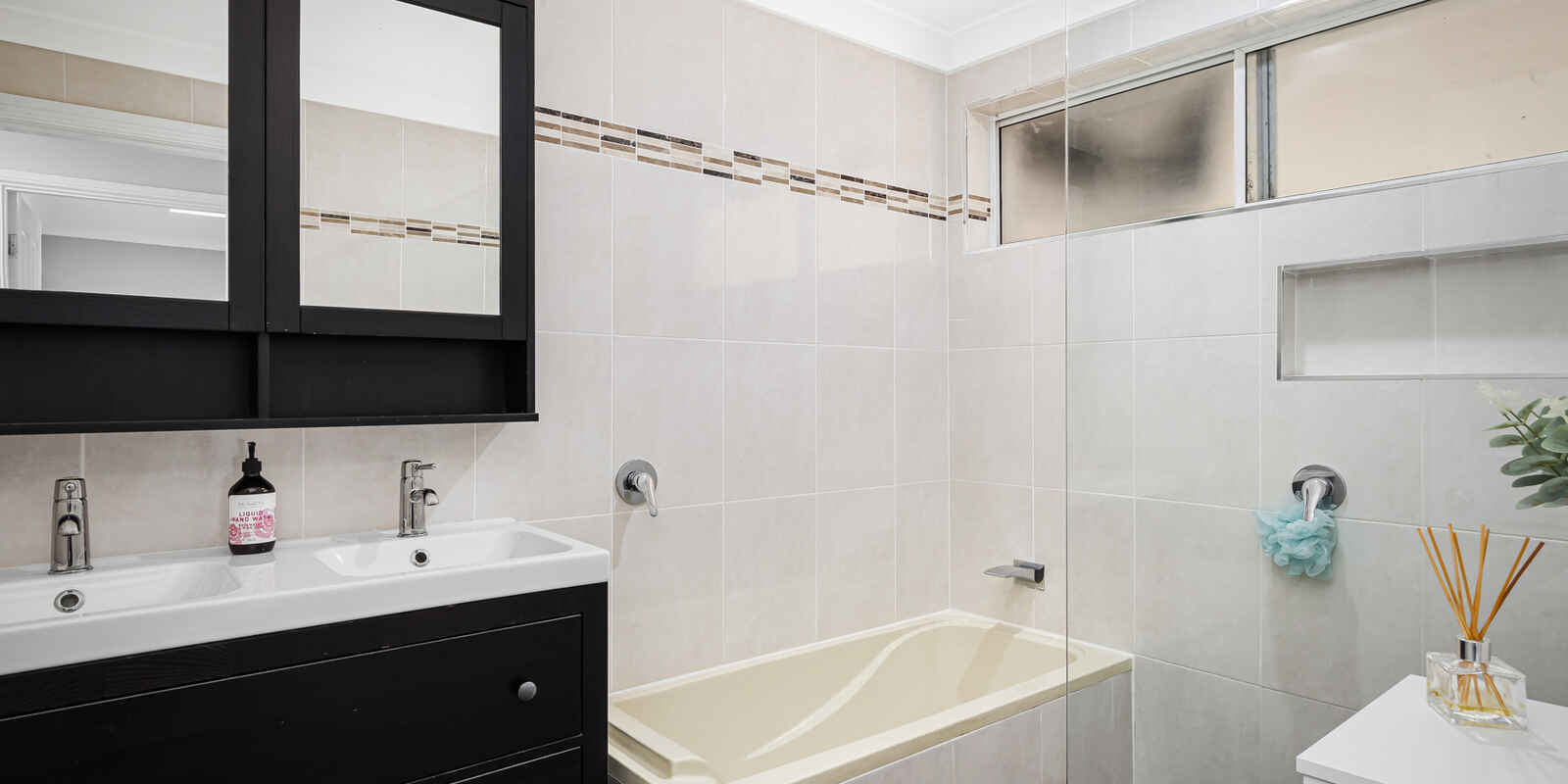 17 Clare Crescent Oakville 17 Clare Crescent Oakville