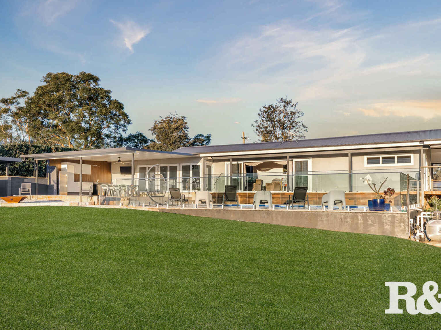 17 Clare Crescent Oakville 17 Clare Crescent Oakville