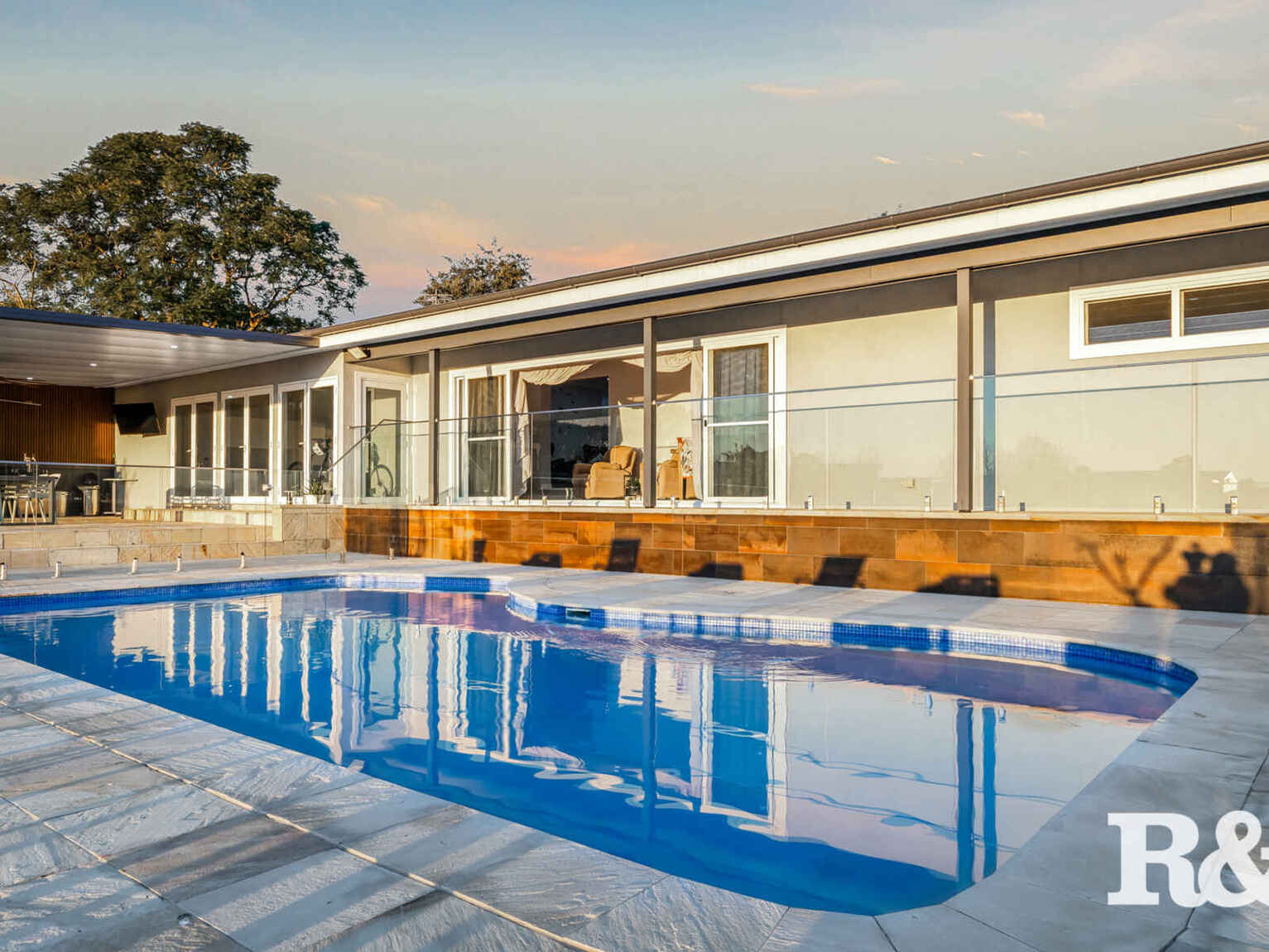 17 Clare Crescent Oakville 17 Clare Crescent Oakville