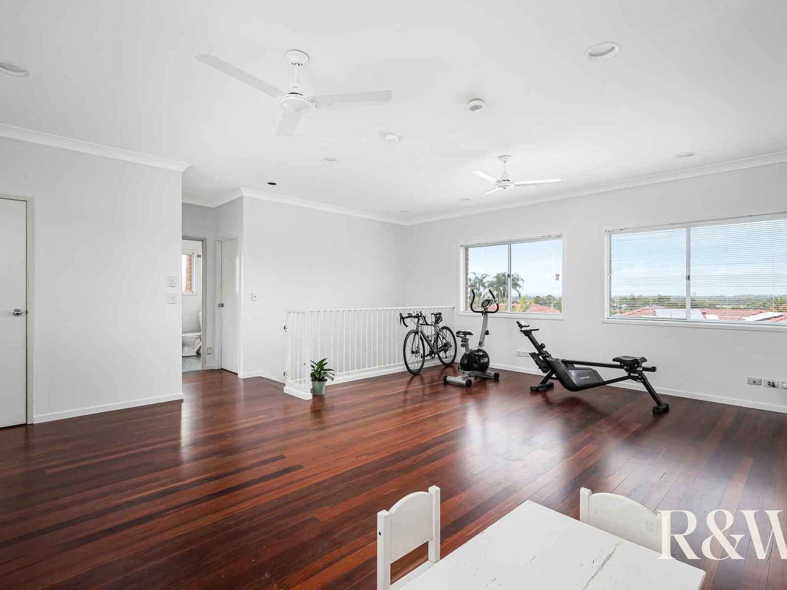 7 Hobson Place Plumpton