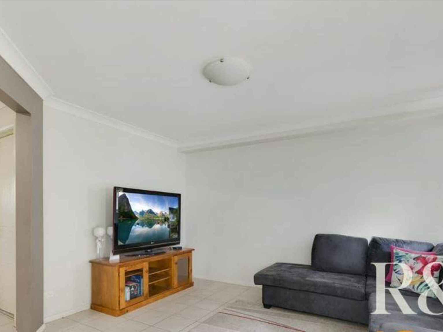 11/98-102 Victoria Street Werrington