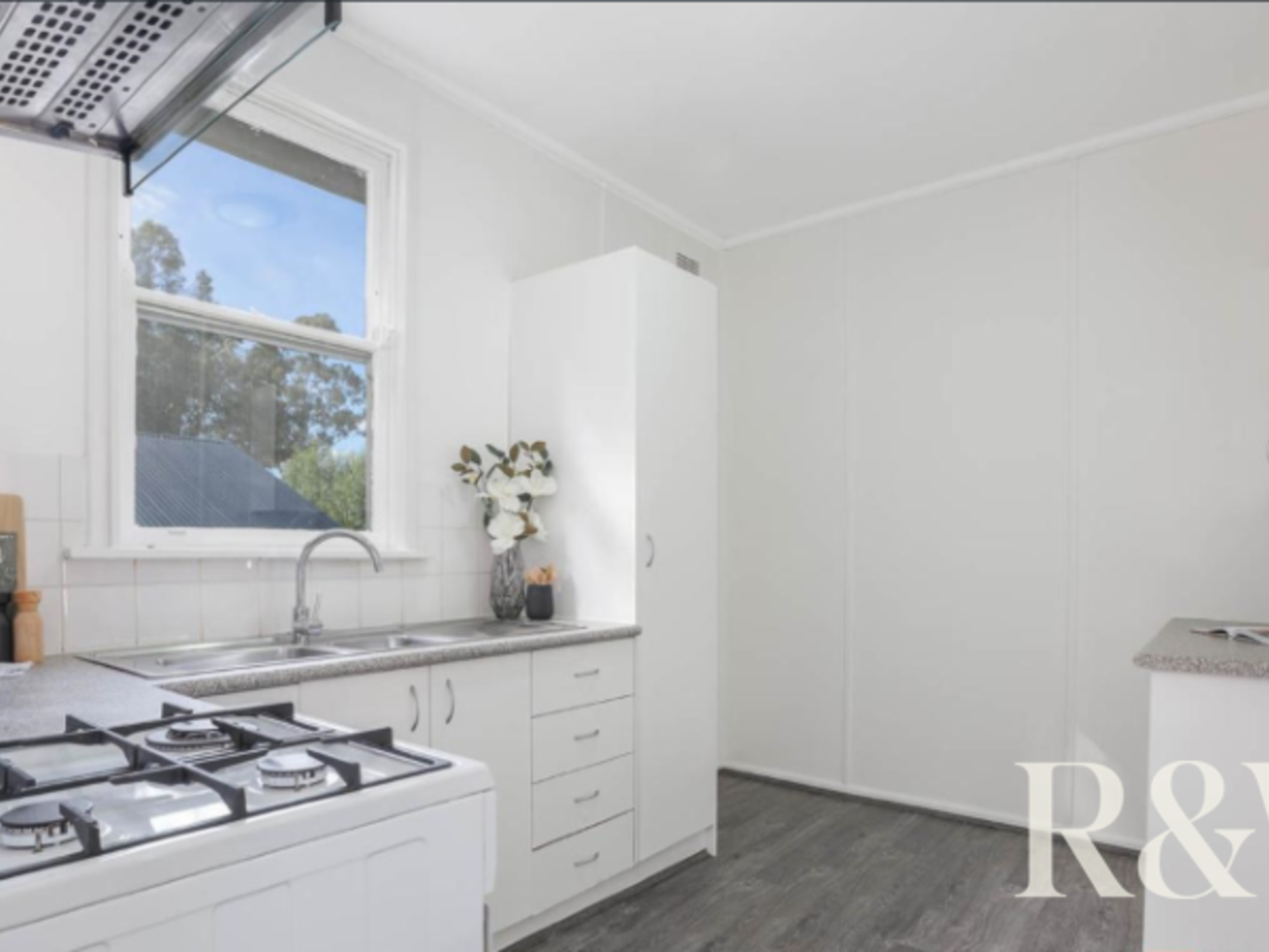 27 Moffat Drive Lalor Park