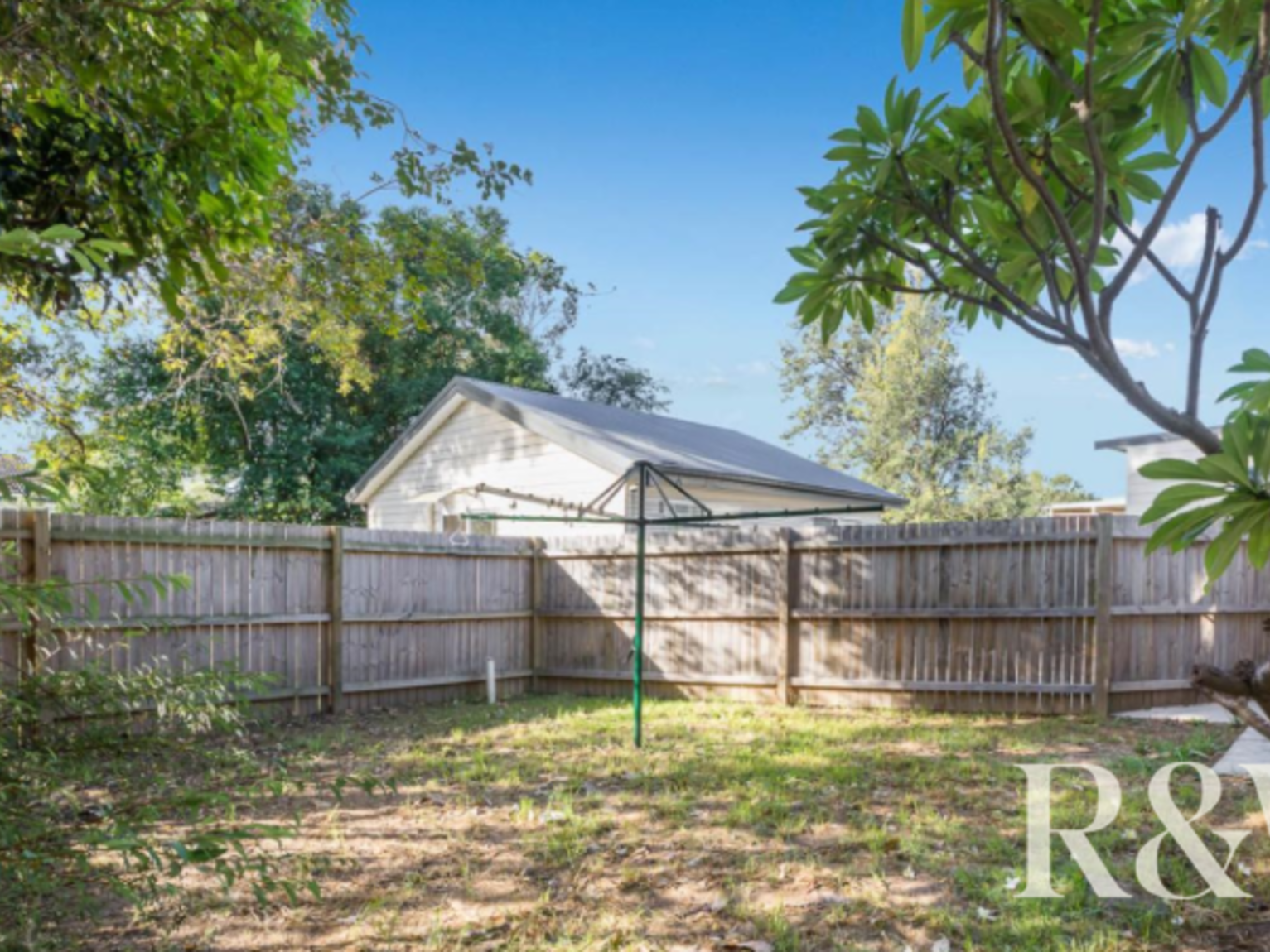 27 Moffat Drive Lalor Park