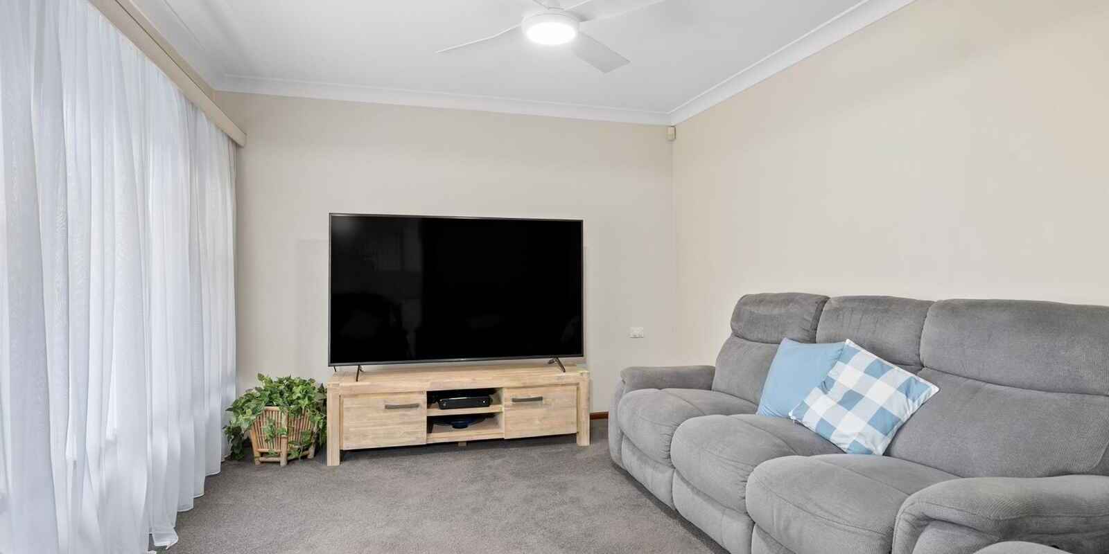 19 Melanesia Avenue Lethbridge Park