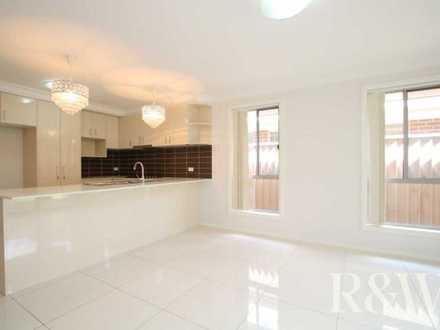 3b Binalong Road Jordan Springs