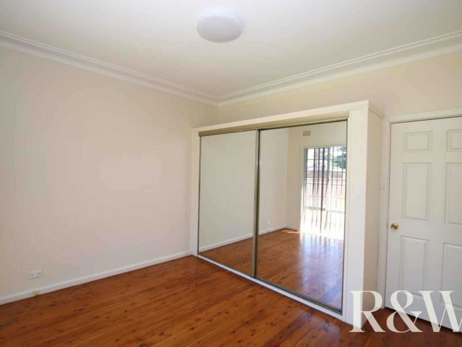 8 Waugh Crescent Blacktown