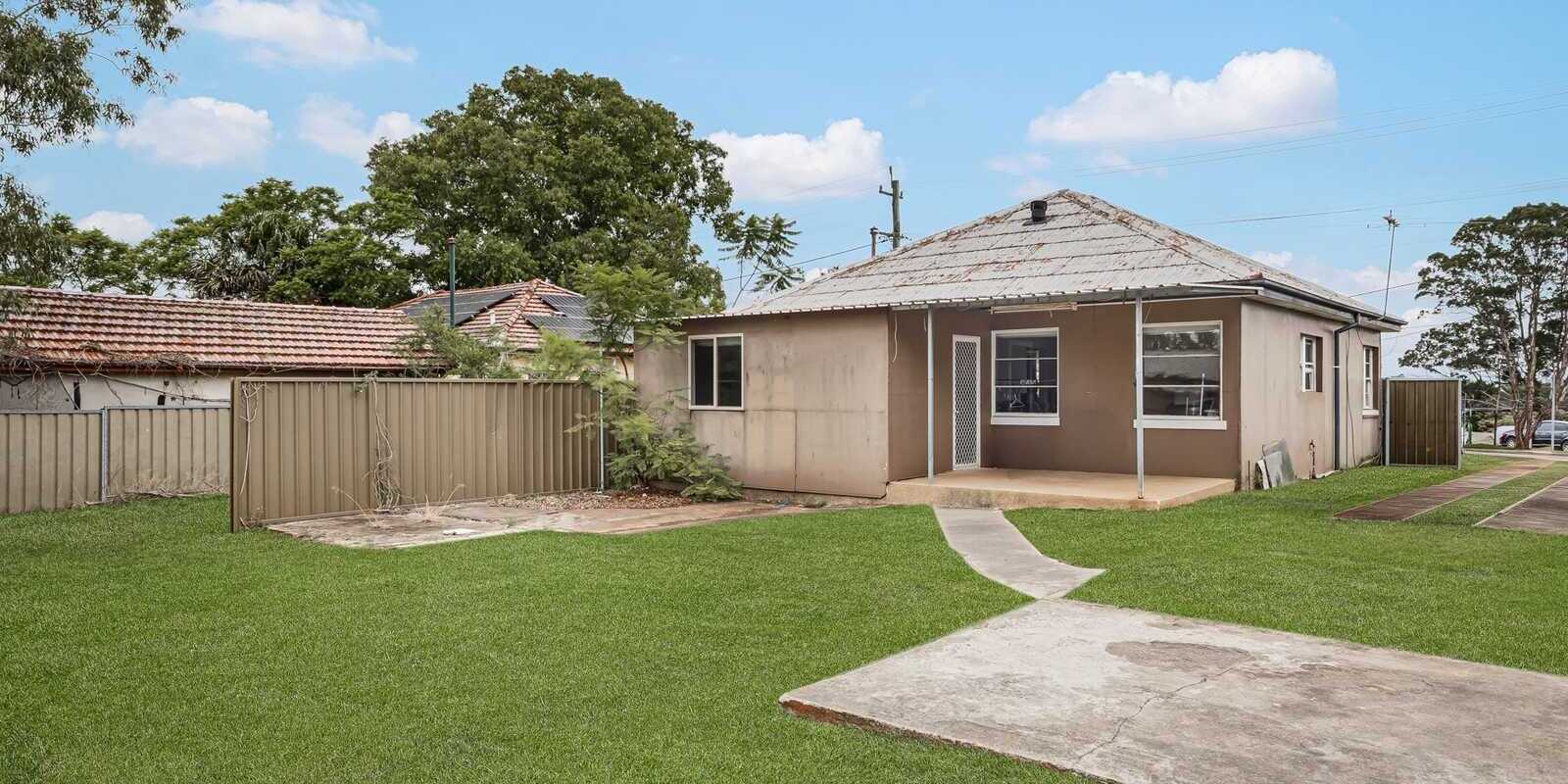 82 Monfarville Street St Marys