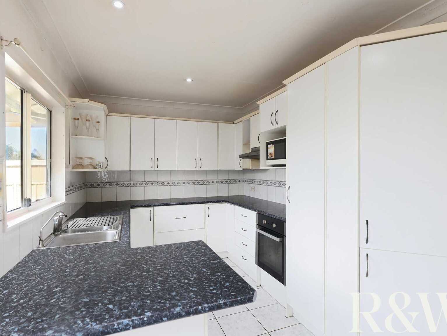 15 Halinda Street Whalan