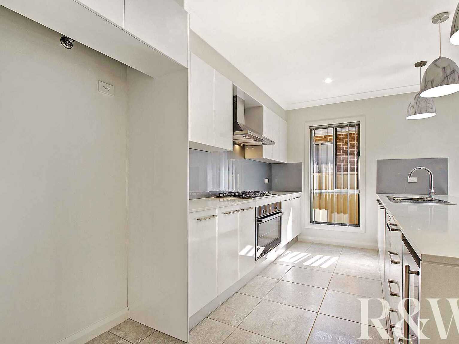 71 Richards Loop Oran Park