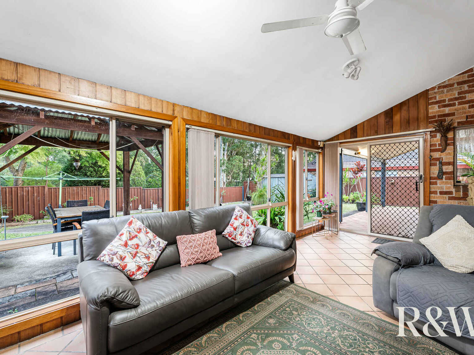 16 Fallon Close Quakers Hill 16 Fallon Close Quakers Hill