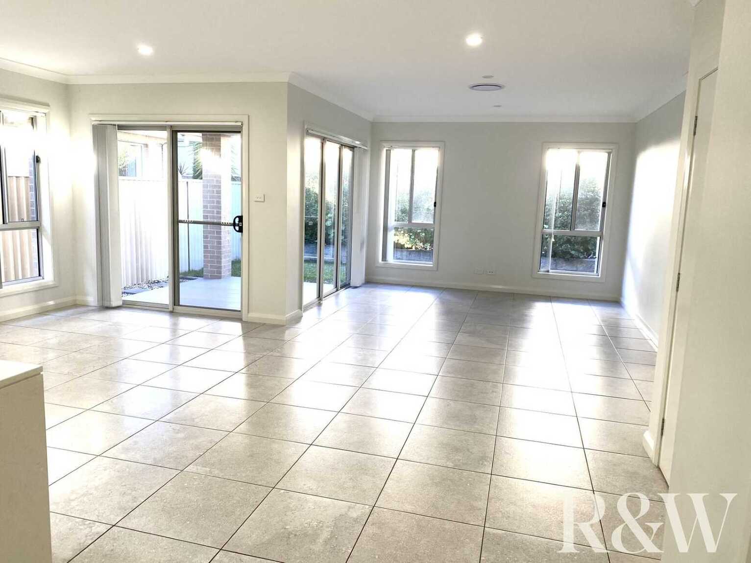 71 Richards Loop Oran Park
