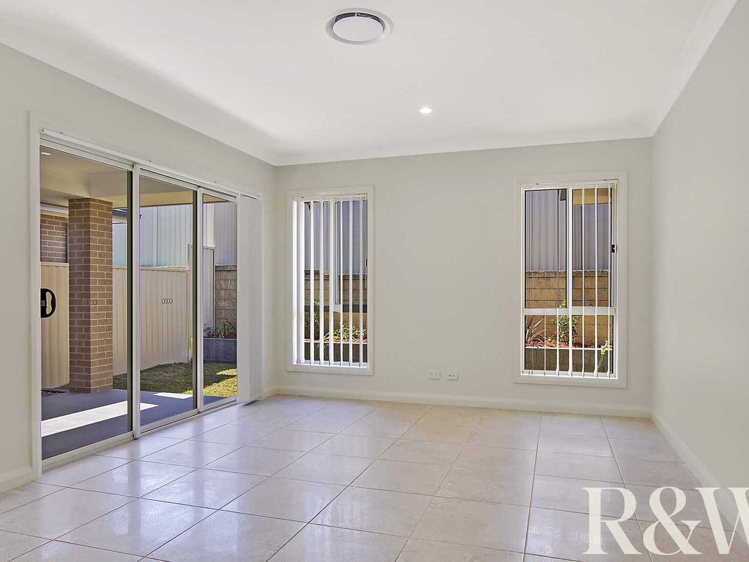 71 Richards Loop Oran Park