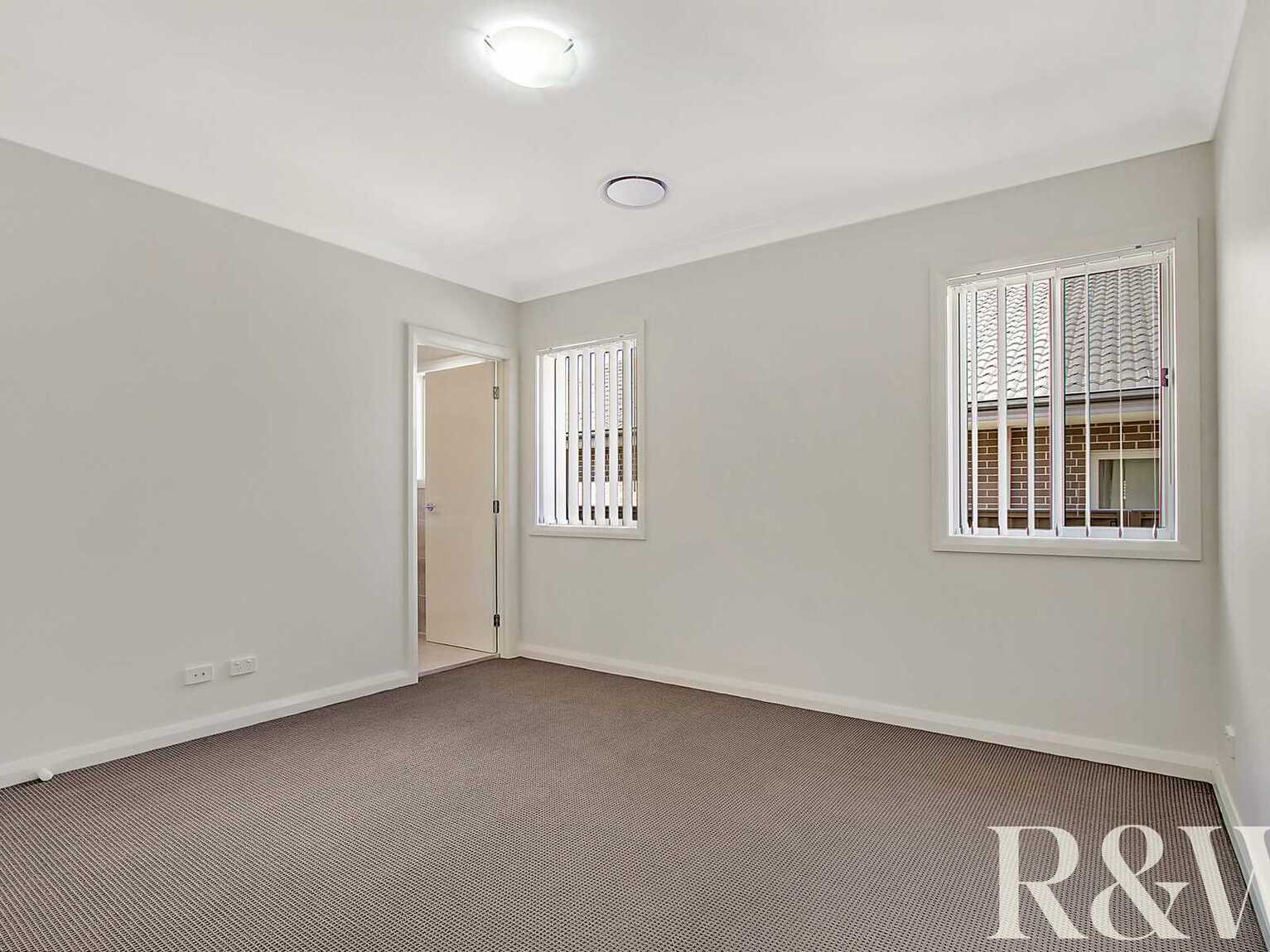 71 Richards Loop Oran Park