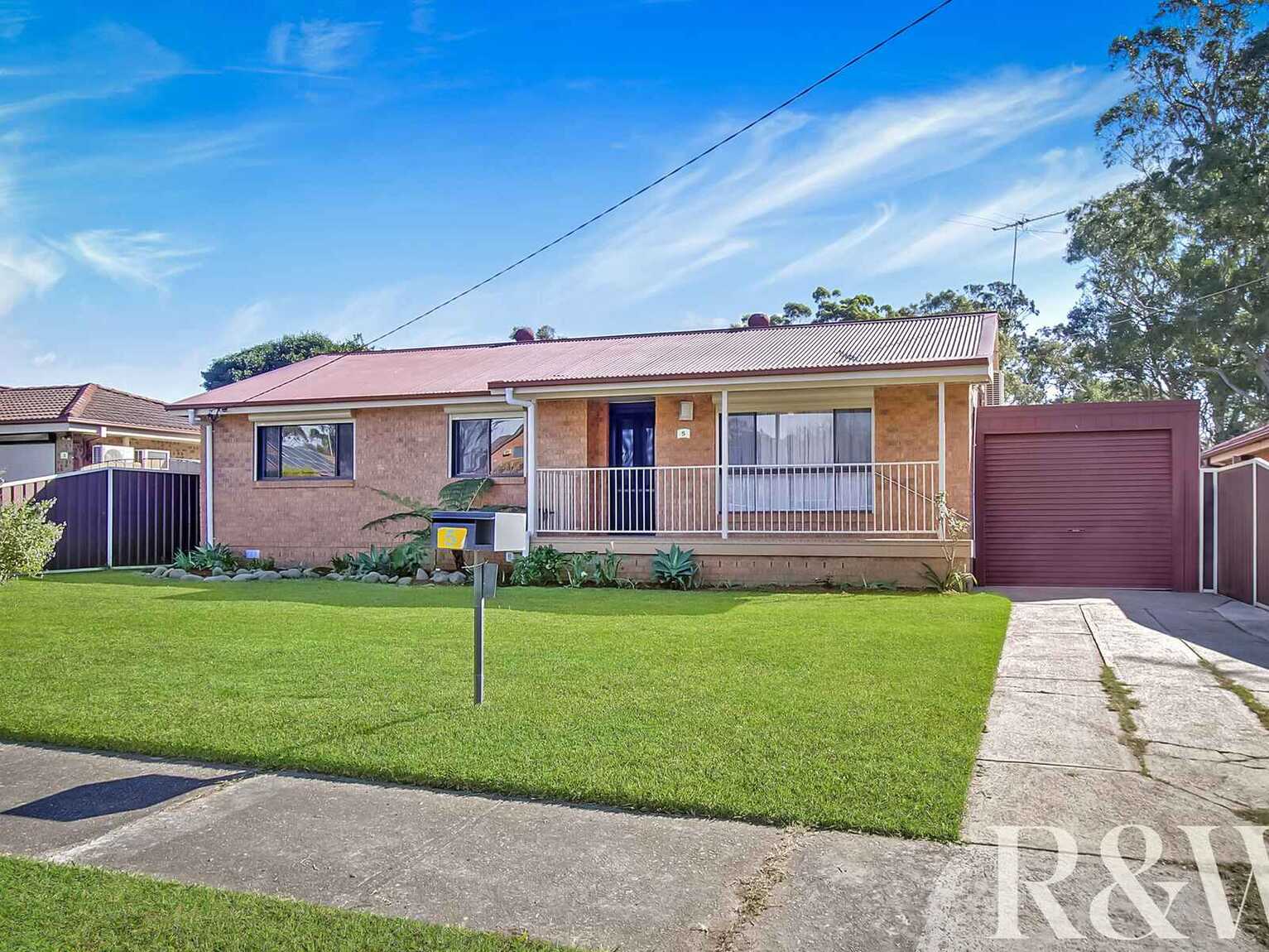 5 White Place Rooty Hill