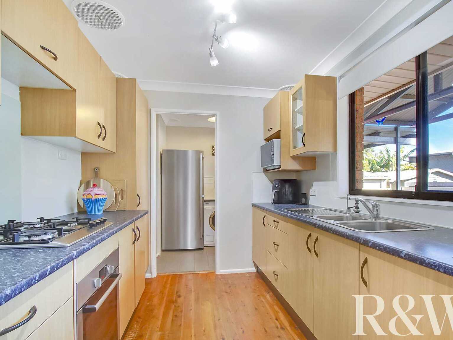 5 White Place Rooty Hill