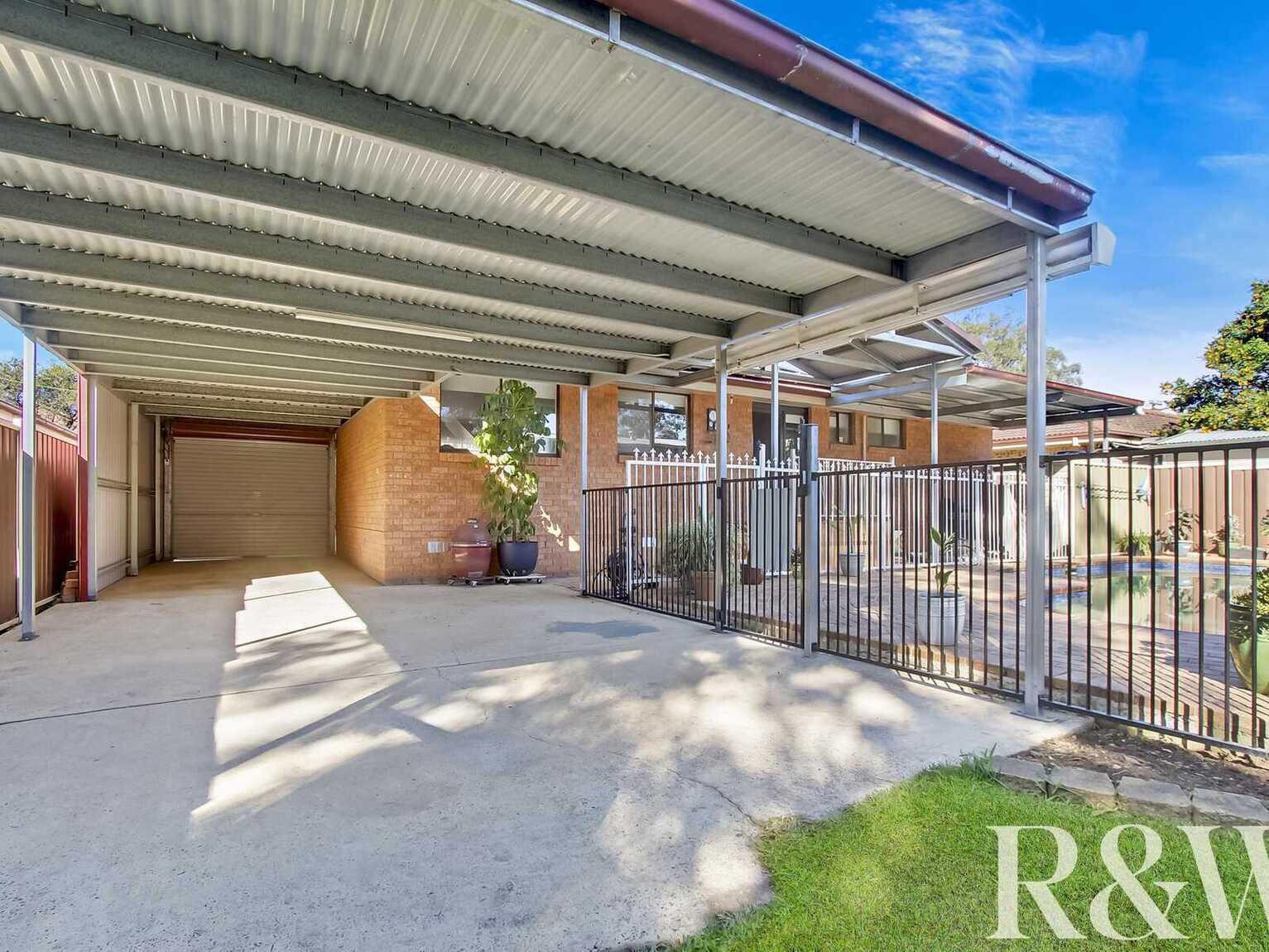 5 White Place Rooty Hill
