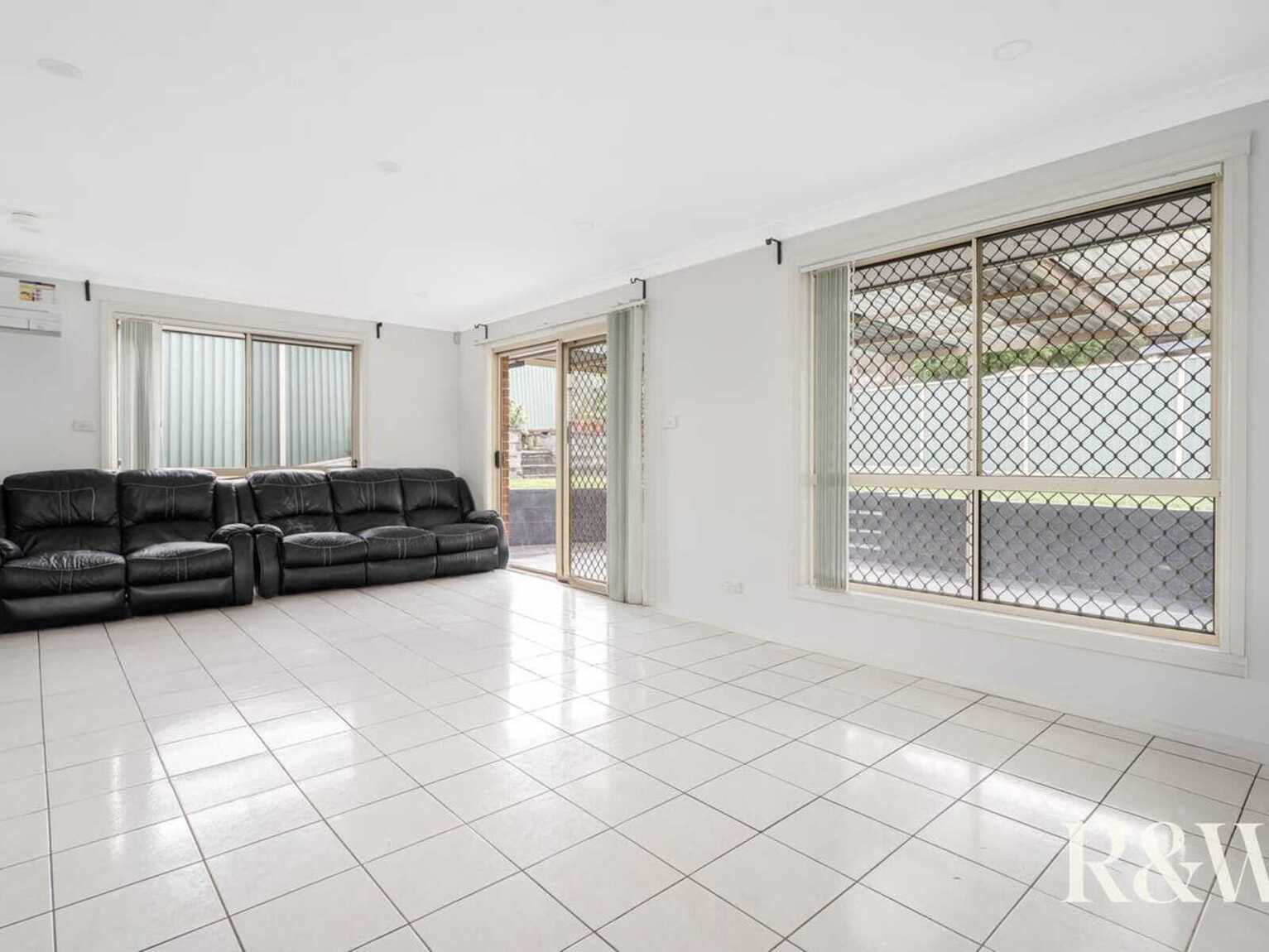 17 Mabuhay Grove Mount Druitt